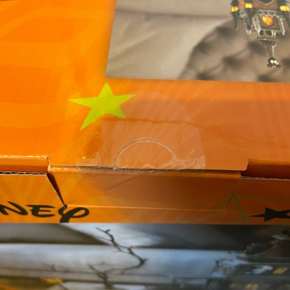 Costco exclusive Disney Halloween 🎃 set - Picture 8 of 14